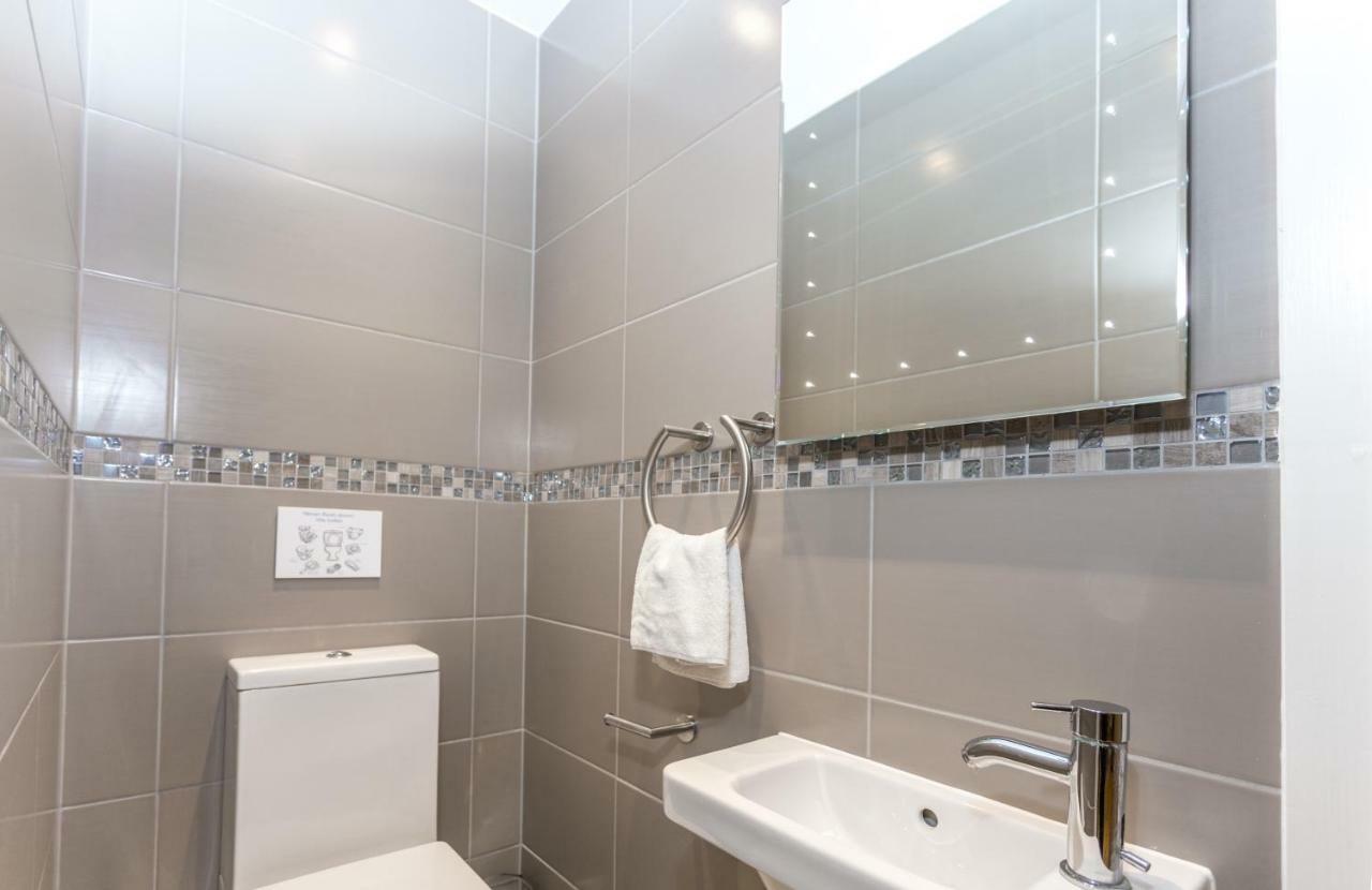 The Sweet Mews - Large 4Bdr Home Londen Buitenkant foto